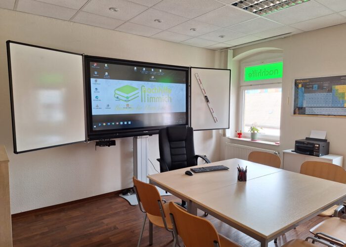 Interaktive Tafel und exzellente Ausstattung bei Nachhilfe Nimmich.